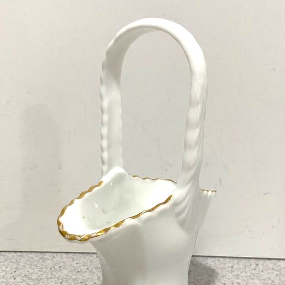 Westmoreland milk glass bride's basket hand painted signed top handle vase - Picture 8 of 9